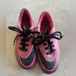 Nike soccer cleats size 11C